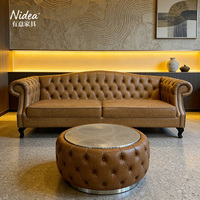 Sofá Chesterfield de Cuero Genuino Color Bronceado Vintage de Lujo, Respaldo Arqueado Tipo Camello, 3 Plazas, Tapizado con Tachuelas, Relleno de Esponja, para Uso en Hoteles