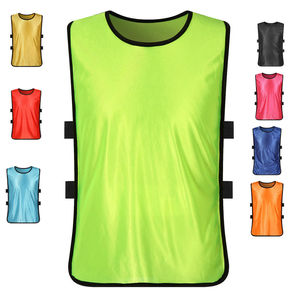 Baberos de entrenamiento de fútbol de malla transpirable, chaleco deportivo ligero para gimnasio, camiseta de fútbol de equipo - Product Image 1