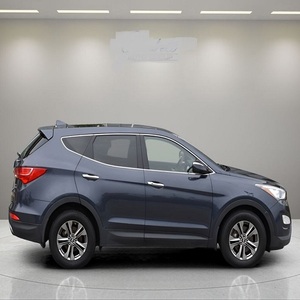Hyundai Santa Fe SE AWD SUV 2013 de Alta Gama para 5 Pasajeros con Asientos de Cuero, Techo Solar Panorámico, Motor de 1-4 Cilindros y Transmisión Automática - Product Image 2