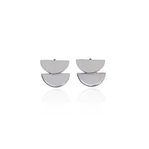 Boucles d'oreilles pendantes géométriques en argent 925, design minimaliste moderne, bijoux pour femmes à porter au quotidien - Product Image 1