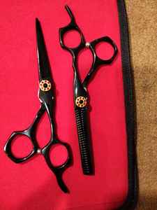 มีดโกนหนวดพลาสม่าสีดำสำหรับช่างตัดผมมืออาชีพกรรไกรผอมบางโลโก้ส่วนตัว - Product Image 2