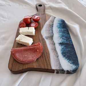 Planche à découper en bois de résine solide avec des matériaux en bois d'acacia et en bois de manguier offrant une surface d'équilibre exceptionnelle - Product Image 2