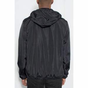 Veste de pluie en nylon personnalisée pour homme 2026, coupe-vent imperméable souple avec poignets élastiques et fermeture éclair, en toile fine - Product Image 4