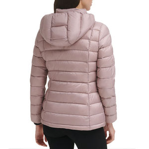 Nouvelle veste rembourrée pour femmes vente en gros Veste en duvet légère personnalisée pour femmes avec service OEM vente en gros - Product Image 3