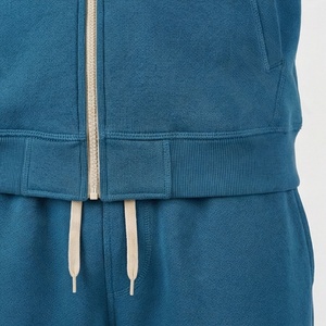 Conjunto Deportivo de Dos Piezas para Hombre, Atuendo Deportivo Elegante, Perfecto para Entrenamiento, Estilo Urbano, Ropa Deportiva, Color Personalizado - Product Image 5