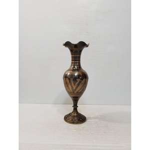 Jarrón de flores único moderno y hecho a mano, diseño fantástico de latón y metal, jarrón decorativo nórdico para el hogar, artículos de lujo reales - Product Image 5