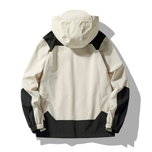 Veste coupe-vent pour homme conçue par des fabricants expérimentés pour un style de vie actif - Product Image 2