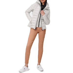 Chaquetas de Invierno Acolchadas para Mujer, con Logotipo Personalizado 2024, Color Sólido, Tejidas, Transpirables y de Alta Calidad - Product Image 5
