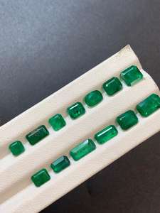 Lote de Esmeraldas Naturales Swat de 11.1 Quilates |   Piedras de Esmeralda Verde de Pakistán |   Piedras Preciosas de Esmeralda Sueltas para Joyería - Product Image 2