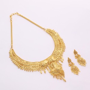 Collares de formación chapados en oro Ocasión tradicional y especial Regalo de boda para mujer Cobre y Latón chapado en oro laminado - Product Image 1