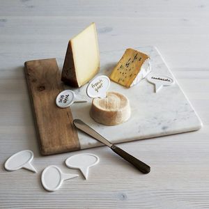 Elegante tabla de quesos de mármol pulido con superficie fácil de limpiar y ambiente de lujo para cocinas y fiestas modernas - Product Image 6