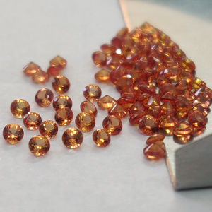แซฟไฟร์สีส้มอบด้วยความร้อนจากธรรมชาติเพียง1มม. ตัดเหลี่ยมเพชรพลอยยอดเยี่ยมคุณภาพเยี่ยม - Product Image 1
