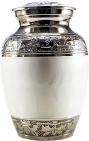 Urne en métal gravée sur mesure faite à la main Vase de crémation personnalisé pour les cendres d'un être cher Quantité en vrac disponible en Inde - Product Image 3