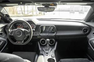 EXCELENTE ESTADO, CHEVROLET CAMARO 2SS COUPE 2023, VOLANTE A LA DERECHA/IZQUIERDA, MOTOR V8 SUPERCARGADO LT4, LISTO PARA ENTREGAR - Product Image 3