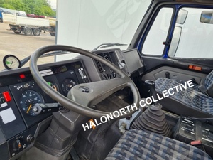 Camion benne d'occasion Mercedes-Benz Actros 1417 de 1992, Euro 3 Diesel 4x4, pour transport minier - Product Image 2