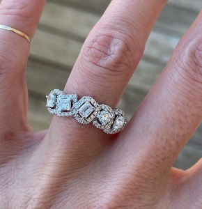 Anillo de compromiso de plata con cinco diamantes cultivados en laboratorio, halo multiforma, banda de boda, 1.65 quilates totales, anillo de compromiso con diamantes cultivados en laboratorio en racimo, para novias. - Product Image 1