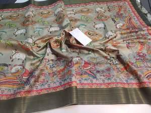 Sari en tissu de soie douce avec bordure Zari et sur l'ensemble belle impression et bordure avec Blouse contrastante pièce vêtement traditionnel - Product Image 4