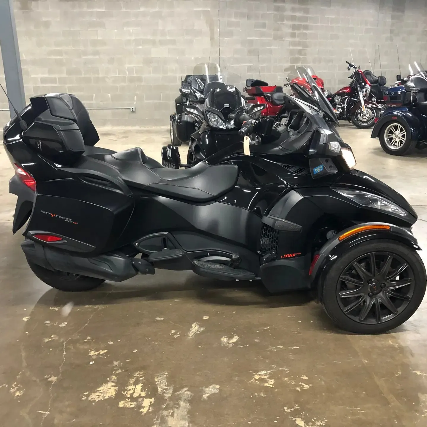 En iyi satış Can-Am Spyder 3 tekerlekli motosiklet