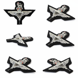 Badge de blazer de luxe en tissu feutre brodé à la main avec fil métallique pour uniformes, mode et usage cérémonial - Product Image 6