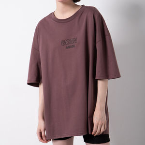 เสื้อยืดฮิปฮอปผู้หญิงสั่งทำพิเศษ คุณภาพสูง ขายส่ง ปริมาณมาก พิมพ์ลายด้านหน้าและด้านหลัง พรีเมียม ติดกระดุม ผ้าฝ้าย 100% สไตล์ลำลอง 180-280 GSM - Product Image 1