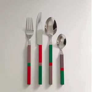 Juego de Cubiertos de Acero Inoxidable con Mango de Resina Azul y Rojo, Cuchara, Tenedor y Cuchillo, Bañado en Oro para Bodas - Product Image 2