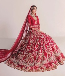 Impresionante vestido nupcial de diseñador hasta el suelo con hermosas cuentas de cristal adornadas, piedra, trabajo Dabka para boda = 2025 - Product Image 1