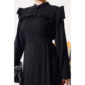 Robe Ceinturée Détaillée à Volants Noir - Product Image 4