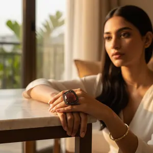 แหวนพลอยทับทิมทรงรีสำหรับผู้หญิง เครื่องประดับแฟชั่นชุบทองทันสมัย (แบรนด์ส่วนตัวที่ได้รับอนุญาต) - Product Image 3