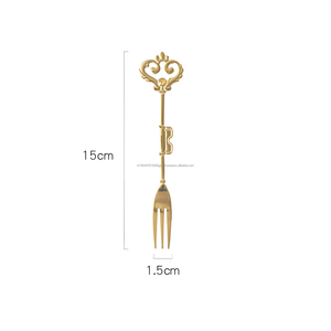 Juego de tenedor de cuchara mini con diseño de corona y llave vintage de metal dorado de lujo - Product Image 3