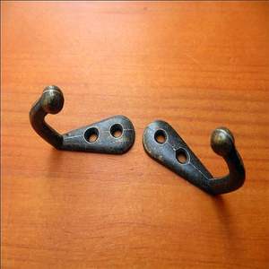 Reliable Manufacturer <b>Wooden</b> Backed Cast Iron Wall Hook For Farmhouse Cottage And Rustic Country Homes With Decorative Finish - Product Image 3