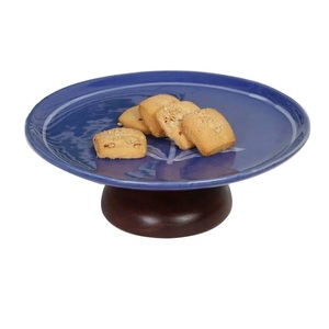 Rounded Wooden Top Enamel Finishing Wooden <b>Cake</b> Platter Stand Hot Sale Wedding Party <b>Supplies</b> <b>Decorative</b> <b>Cake</b> Stand - Product Image 1