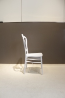 Chaises modernes en plastique Queen Victoria avec structure en résine empilable, fabriquées en Chine, pour événements de mariage et banquets de luxe