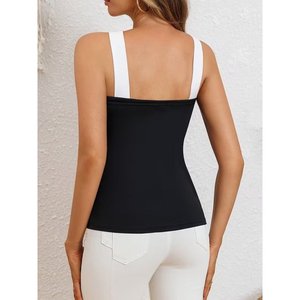 Blusa de Mujer con Hombros Descubiertos y Tirantes Cruzados de Jane, Escote Asimétrico, Top Casual Ajustado - Product Image 3