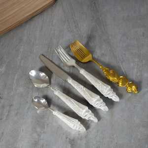 Ensembles de couverts en métal de styles européens et ensembles de couverts de fête en métal inoxydable, ensembles de couverts en or mat pour mariage et location - Product Image 1