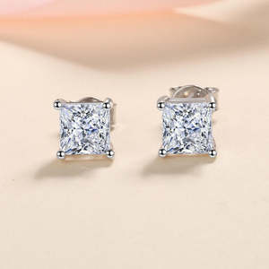 ต่างหูเจ้าหญิงมอยส์ซาไนต์ 1 กะรัต/คู่ ประกายระยิบระยับ - Product Image 2