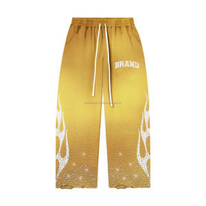 Pantalones Deportivos de Felpa de Algodón Premium, 360 GSM, Tela Suave Cepillada, Color Degradado Amarillo, Impresión de Pedrería con Calor, Logotipo Personalizado - Product Image 3