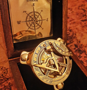 Boussole de qualité supérieure avec boîte en bois, cadeau personnalisé, style antique, objet de collection, cadeaux pour mari, cadeaux pour couples, cadeaux de Noël - Product Image 1