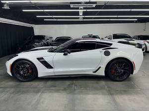 Asequible Chevrolet Corvette Z06 2015 con Volante a la Izquierda/Derecha - Product Image 2