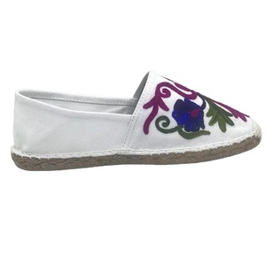 Alpargata bordada tradicional hecha a mano del mejor fabricante, ropa informal con diseño único, característica plana, Material de plantilla de yute - Product Image 1