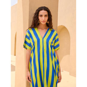 Vestido Kaftan Sol con Cintura Natural, Tela Modal Suave, Estampado Digital - Product Image 4
