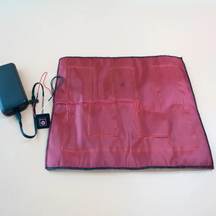 Cuscinetto riscaldante in fibra di carbonio di alta qualità OEM di grandi dimensioni 12V 5V 3A 4A con porta USB di tipo C per cuscino del sedile del tappetino della coperta
