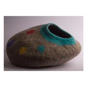 Premium Felt Cat Cave Bed - Handcrafted Wool Pet Cocoon for Stylish, Cozy, and Eco-Friendly Feline Retreat
