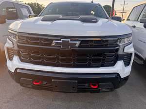 Pick-up tout-terrain 4x4 Crew Cab 1500 LT Trail Boss pleine grandeur d'occasion 2025 - Product Image 2