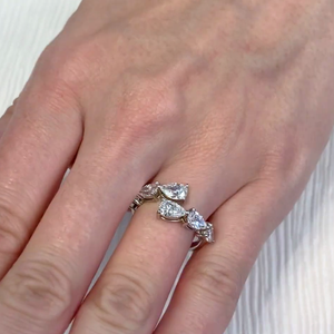 Bague de fiançailles en diamant de laboratoire 2.00tcw, forme poire, certifiée IGI D-E-F VVSVS, clarté VVS et couleur VS époustouflantes - Product Image 3