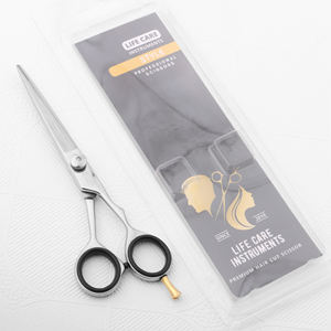 ใบมีดปลายแหลมสแตนเลสสตีลญี่ปุ่นสีเงินสำหรับใช้ในการดูแลความงามกรรไกรตัดผม - Product Image 1