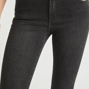 Jeans d'été pour femmes Vente en gros Qualité supérieure Pas cher Logo personnalisé OEM/ODM Pantalon déchiré Offre Spéciale jean respirant - Product Image 5