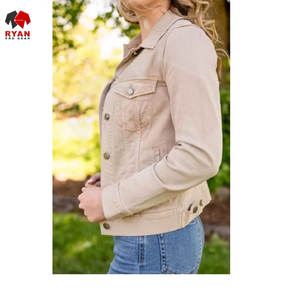 Chaqueta Vaquera Elegante para Mujer con Acabado Impecable, Estilo Clásico y Tela Vaquera Cómoda - Product Image 6