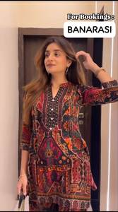 Zain Exports - Hermosos Conjuntos de Traje Reversible Modernos para Mujer con Diseño de Pantalón en Seda Banarasi para Graduación y Ocasiones Casuales - Product Image 2