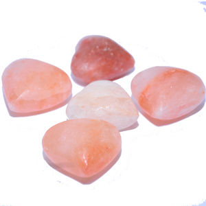 Sel de l'Himalaya en forme de coeur Belle pierre de sel - Product Image 4