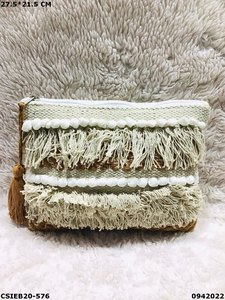 Bolso de Mano Bohemio de Ganchillo con Borlas y Cierre de Cremallera, Diseño con Flecos en Rosa Pastel y Crema, Accesorio de Viaje para Todas las Temporadas - Product Image 2